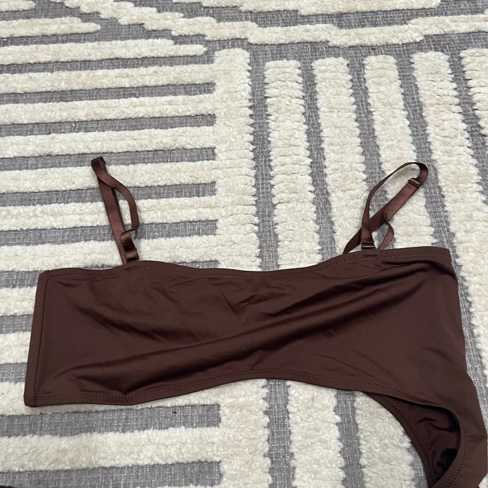 SKIMS nwt strapless